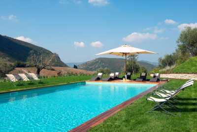 Book now your luxury Villa with a wonderful garden and private pool near Perugia, in Umbria with 6 bedrooms, 6 bathrooms up to 12 beds